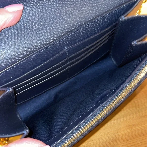 Tory Burch Navy Blue Flap Crossbody with Gold Hardware NWT - Picture 4 of 5